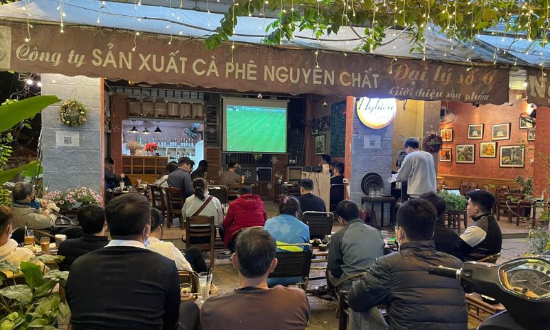 Café Nghiền - Xem bóng đá đêm cực chất tại Hà Nội